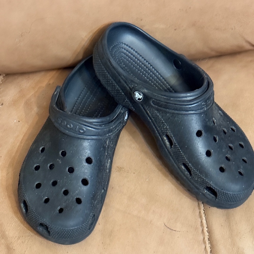 Crocs Clogs - Picture 2 of 8